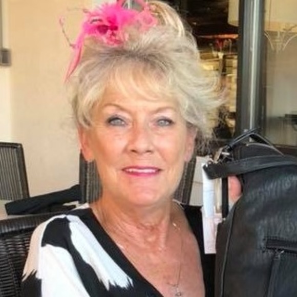 Profile Picture of Marsha Jones (@marshajones104) on Poshmark