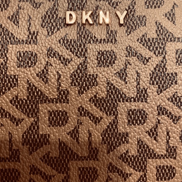 Justin Hulon - Poshmark Profile Picture of Justin Hulon (@justinhulon) on Poshmark