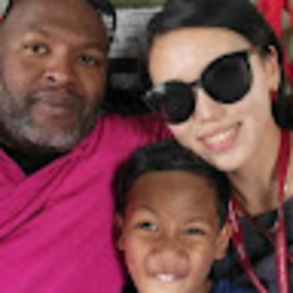 Profile Picture of Mihee Peters (@miheexxxx) on Poshmark