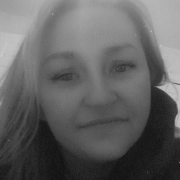 Profile Picture of Jeanette Klitzke (@jeanetteshuddle) on Poshmark