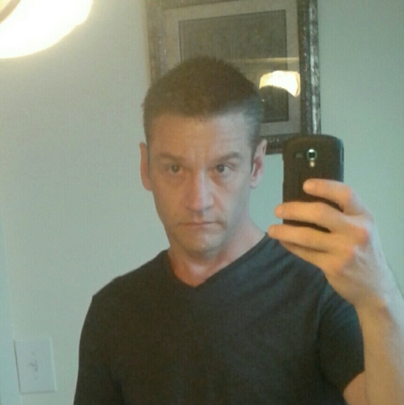 Profile Picture of Wes Carver (@wcarver2002) on Poshmark