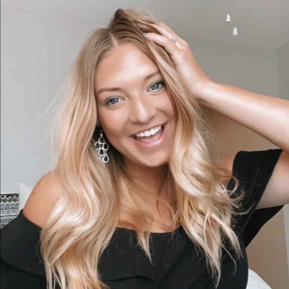 Profile Picture of Alexis Mccrory (@alexismccrory) on Poshmark