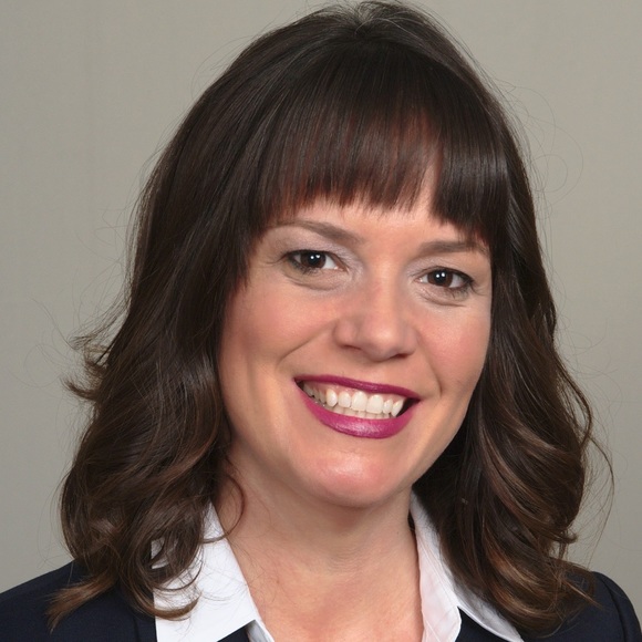 Profile Picture of Laura Szakos (@lszakos) on Poshmark