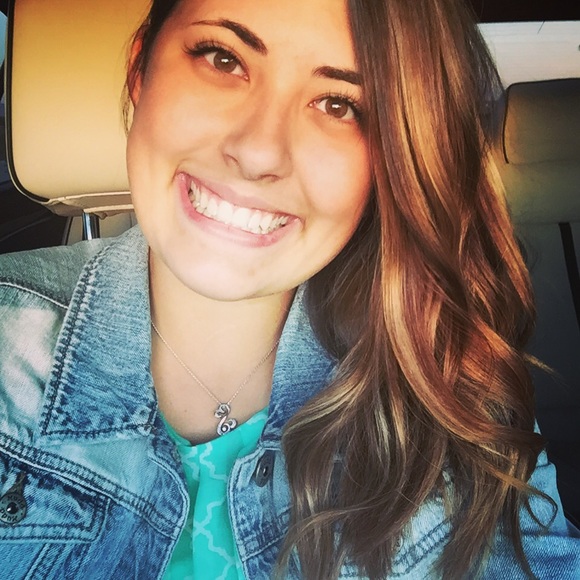 Natalie Hausser - Poshmark Profile Picture of Natalie Hausser (@nataliemae96) on Poshmark