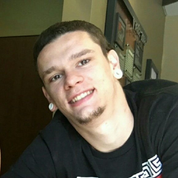 Profile Picture of James Quick (@jamessavage) on Poshmark