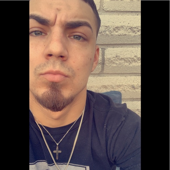 Profile Picture of Nathan Longoria (@nlong2k) on Poshmark