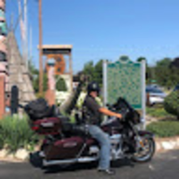 Profile Picture of Brad Heppell (@bradheppell03) on Poshmark