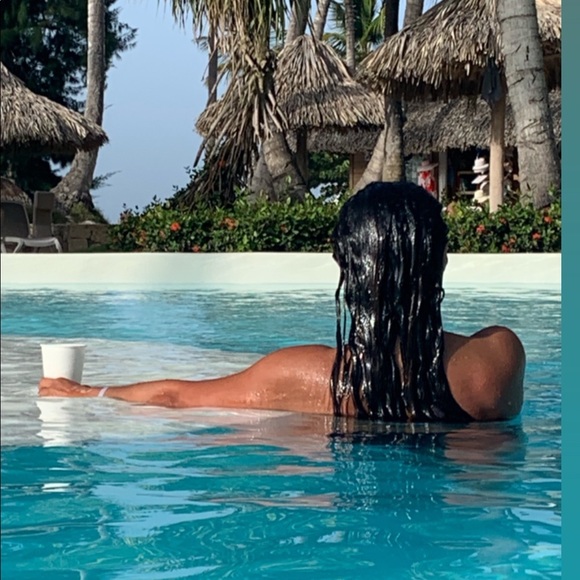 Profile Picture of Antonella Cascini (@adelesummer) on Poshmark