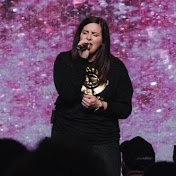 Profile Picture of Cara Custer (@cara_custer) on Youtube