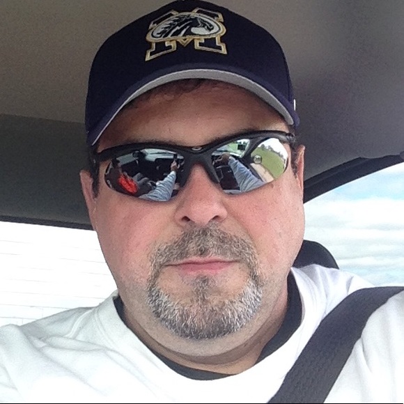 Profile Picture of Brian Lee (@bril218) on Poshmark