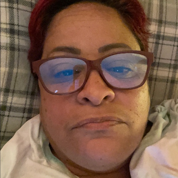 Profile Picture of Beatriz Aleman gonzalez (@baleman41) on Poshmark