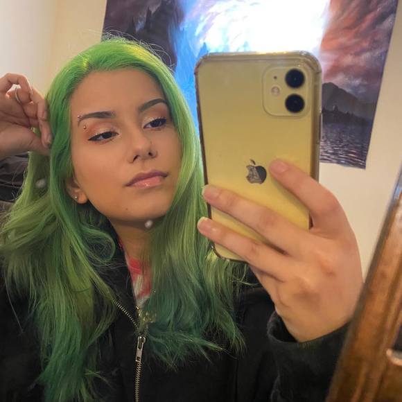 Profile Picture of Claudia Velarde (@2muchbooty) on Poshmark