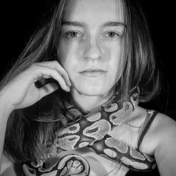 Profile Picture of Racheal Moore (@marianamafia) on Poshmark