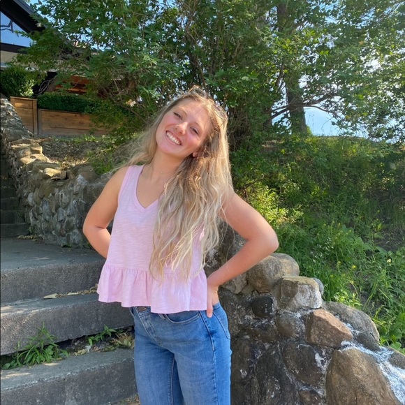 Profile Picture of Sam Ranney (@sam_ranney) on Poshmark