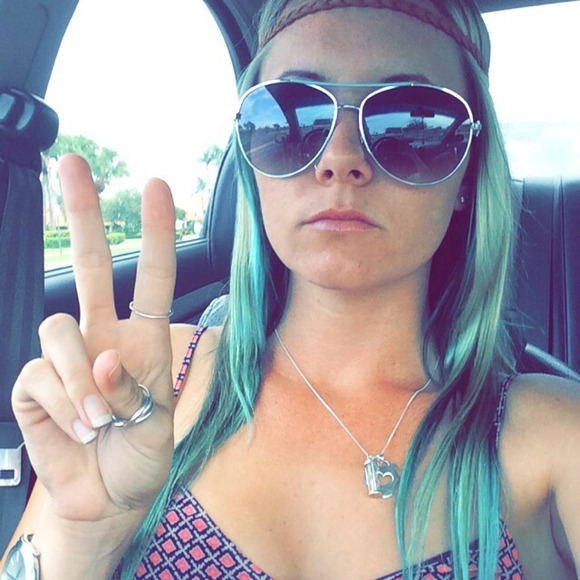 Profile Picture of Karina Keith (@kachiiina) on Poshmark