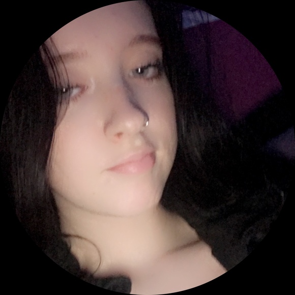 Profile Picture of Haley Kerrivan (@haleykerrivan) on Poshmark