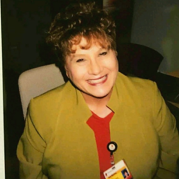 Amy Wakeling - Poshmark Profile Picture of Amy Wakeling (@awakeli1) on Poshmark