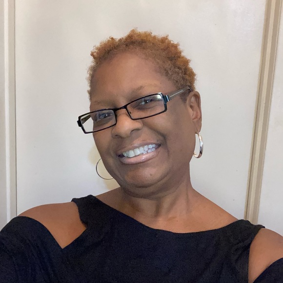 Profile Picture of Lydia Tyus (@lydiatyus) on Poshmark