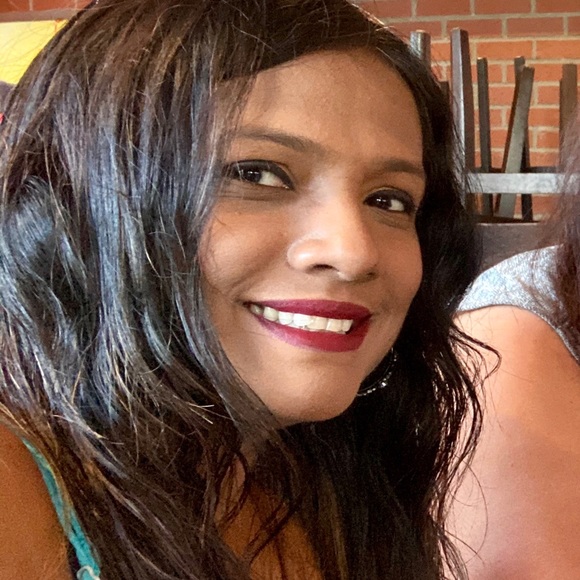 Profile Picture of Sweety Elakkatt (@selakkatt) on Poshmark
