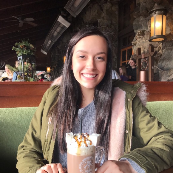 Profile Picture of Madelyn Gelly (@madelyn_gelly) on Poshmark