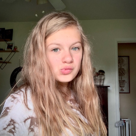 Profile Picture of Claire Linkous (@claire_linkous) on Poshmark