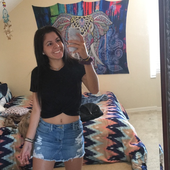 Profile Picture of Shea Forgas (@sheaforgas) on Poshmark