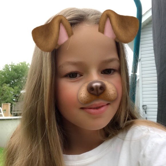 Profile Picture of Haley Hardy (@haleyemmahardy) on Poshmark