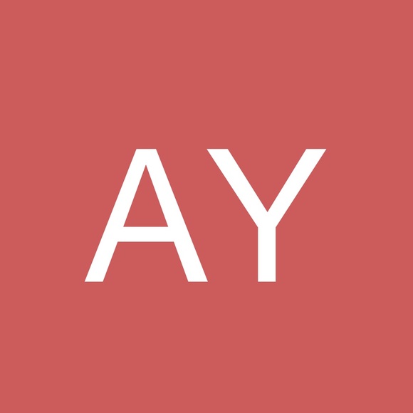 Profile Picture of Alexa Young (@younglexi2000) on Poshmark