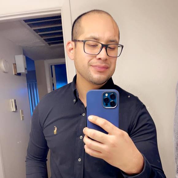 Profile Picture of Eric Escobar (@ericescobar3) on Poshmark