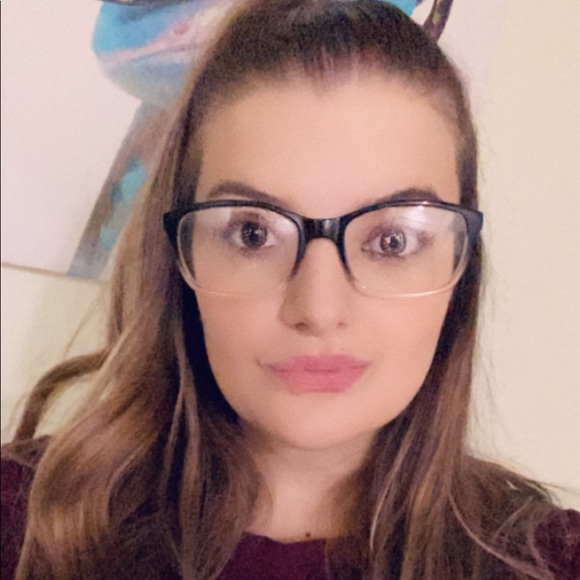 Profile Picture of Cheyenne Frutchey (@cfrutchey) on Poshmark