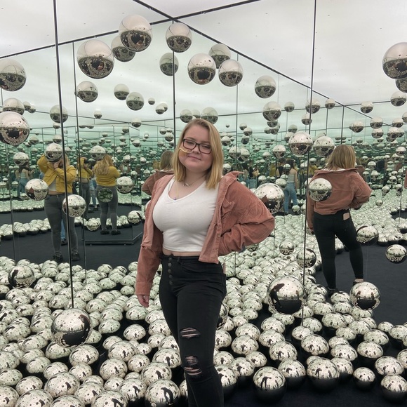 Profile Picture of Ally Blaszynski (@allyblaszynski) on Poshmark