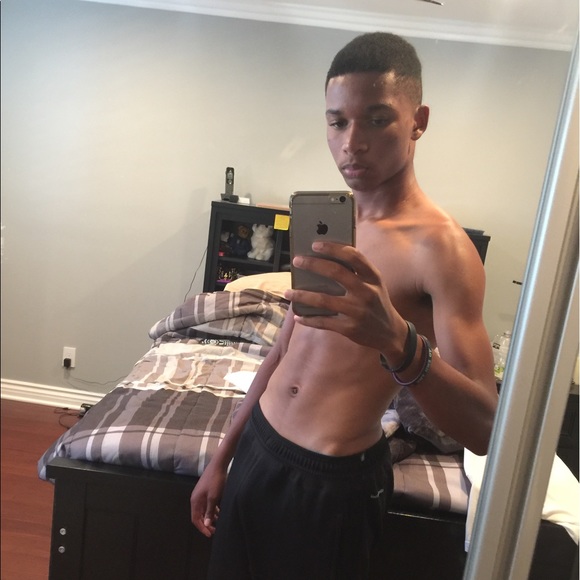 Profile Picture of Matthew Meadors (@xkurin) on Poshmark