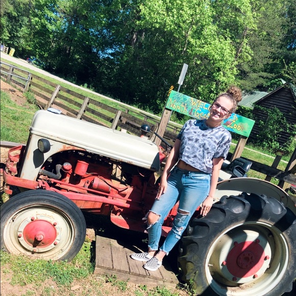 Profile Picture of Peyton Mcdaniel (@peytongrace2005) on Poshmark