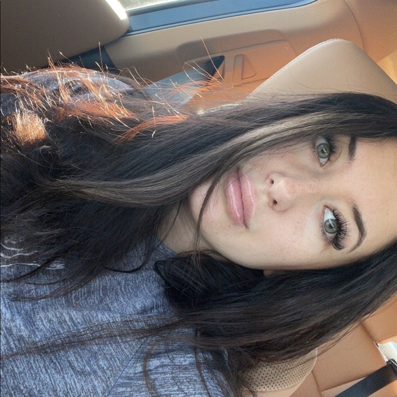 Profile Picture of Gianna Marrone (@giimarrone88) on Poshmark