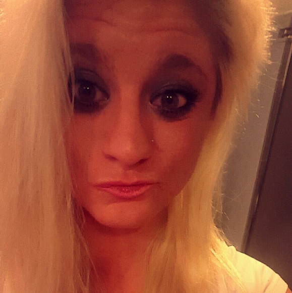Profile Picture of Becca Keller (@bexkelkel) on Poshmark