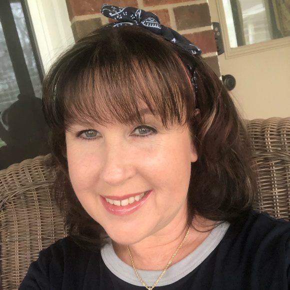 Profile Picture of Angela Huckaby (@anghuckaby) on Poshmark