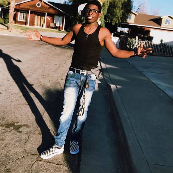 Profile Picture of Sheldon King jr. (@kingshmoove856) on Poshmark