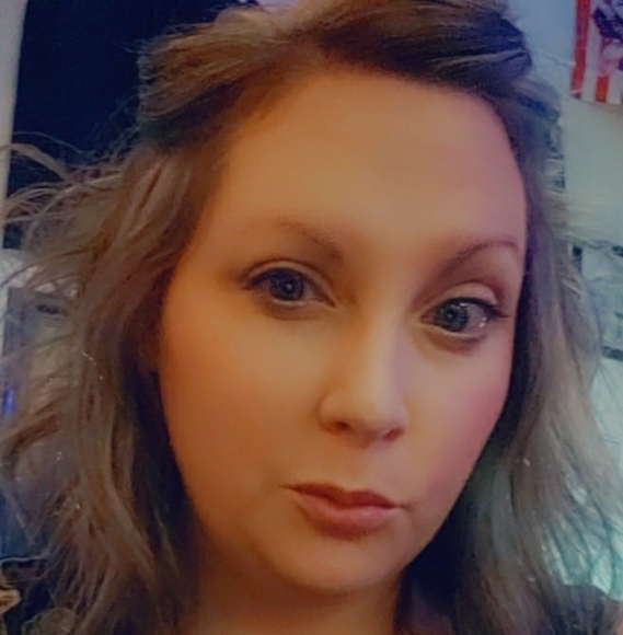 Michelle Ivanis - Poshmark Profile Picture of Michelle Ivanis (@michelleivanis) on Poshmark