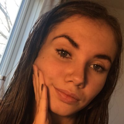 Profile Picture of Phoebe Phillips (@phoebebillie) on Twitter