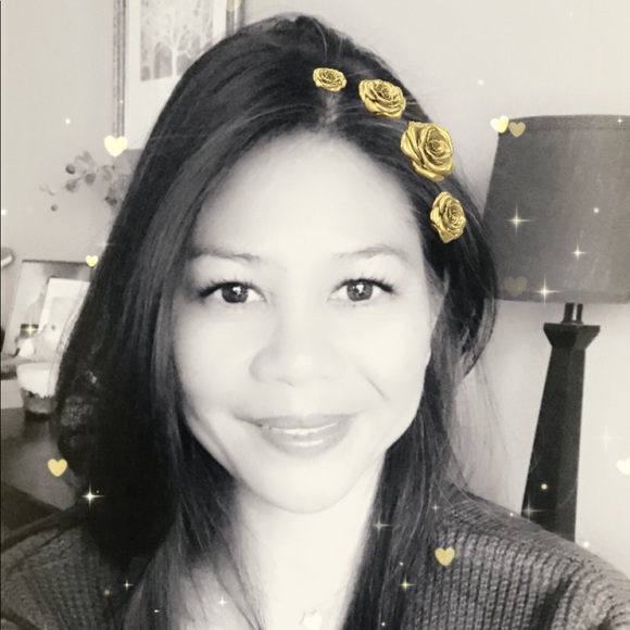 Profile Picture of Heidi Isip (@hisip297) on Poshmark