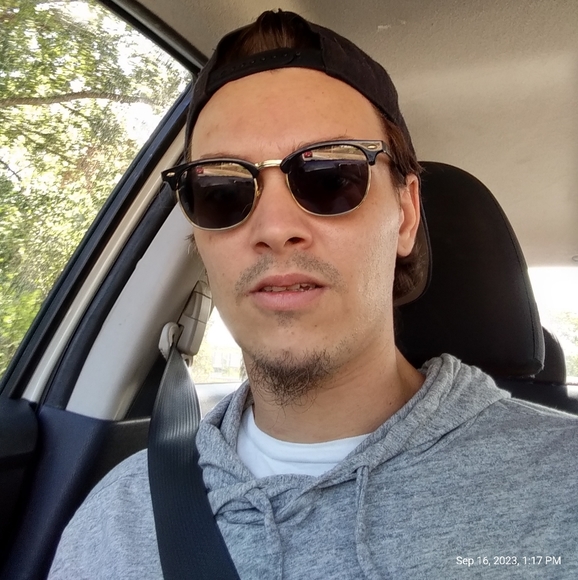Profile Picture of James Bradshaw (@bshawj01) on Poshmark