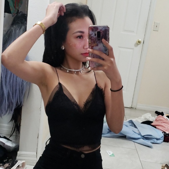 Profile Picture of Quynh Nguyen (@vniiikcloset) on Poshmark