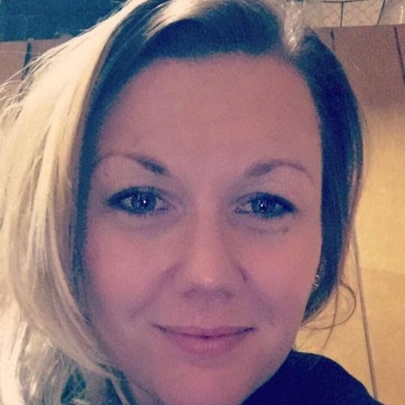 Crystal Lamansky - Poshmark Profile Picture of Crystal Lamansky (@ctuley77) on Poshmark