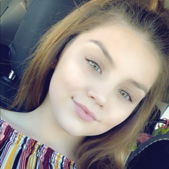 Profile Picture of Samantha Martes (@sammiemartes) on Poshmark