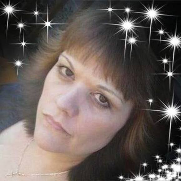 Profile Picture of Lori Carpenter (@luvmesumcamo) on Poshmark