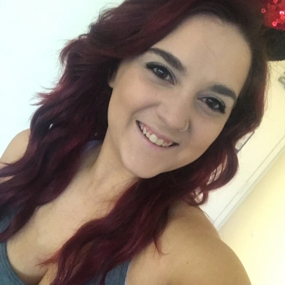 Taylor Bechel - Poshmark Profile Picture of Taylor Bechel (@tbechel) on Poshmark