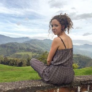 Profile Picture of Emma Jean Squires (@emmajeansquires) on Twitter