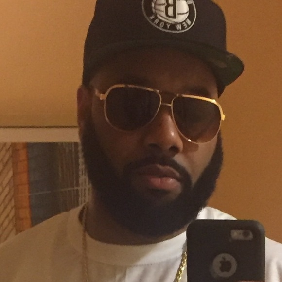 Profile Picture of Kenny Gibson (@kenny0626) on Poshmark