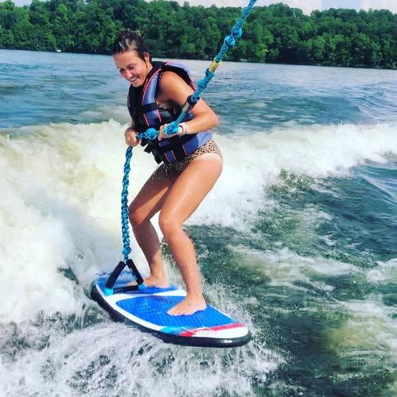 Profile Picture of Brooke Tinker (@sbrookiet) on Poshmark