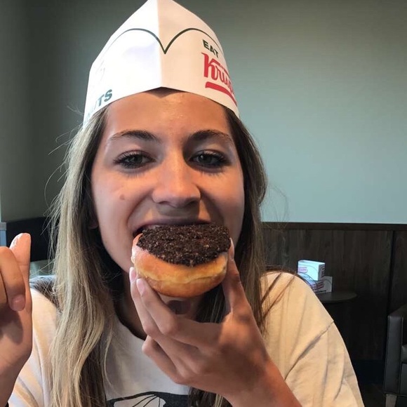 Profile Picture of Julia Keffler (@jkeffler21) on Poshmark